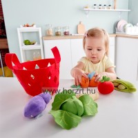 Hape textil Zöldségek kosárban - 18 hó+