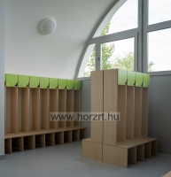 Komfort gyermeköltöző 5 fős, rácsos cipőtartóval-juhar